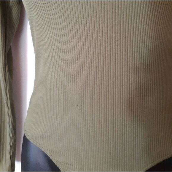 Full Circle vneck lace trim bodysuit - Picture 6 of 7